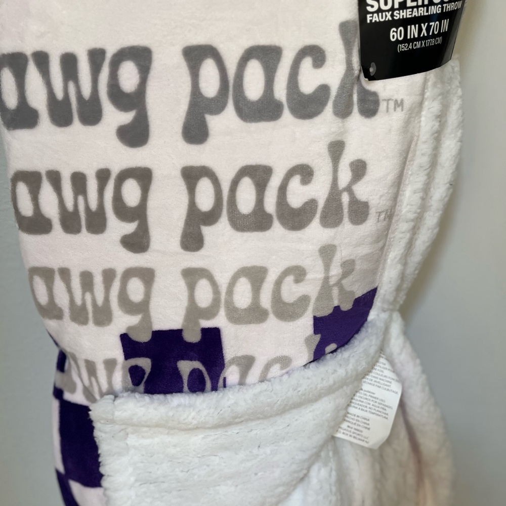 Seattle Washington Huskies throw